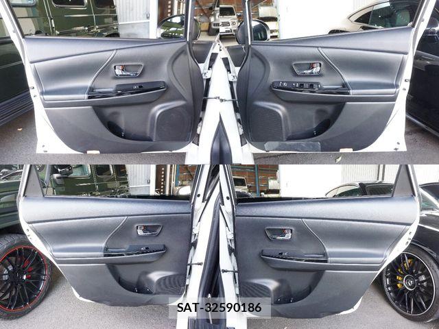 Toyota PRIUS ALPHA 2016-06 7218155-27