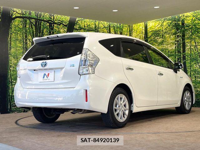 Toyota PRIUS ALPHA 2012-06 7217249-16
