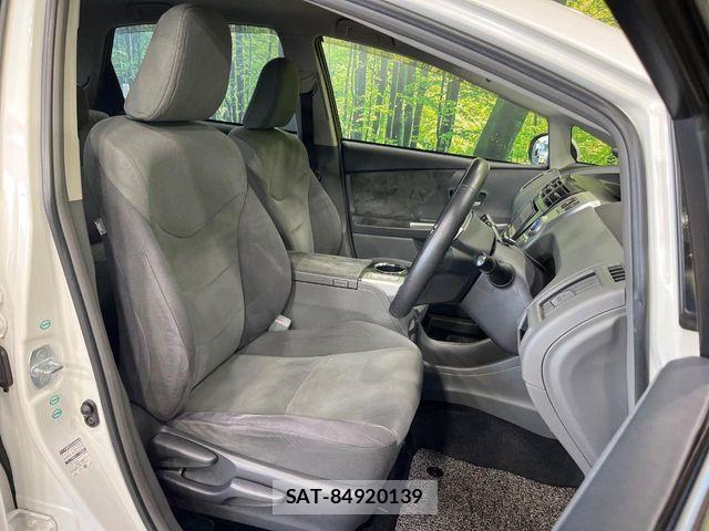 Toyota PRIUS ALPHA 2012-06 7217249-7