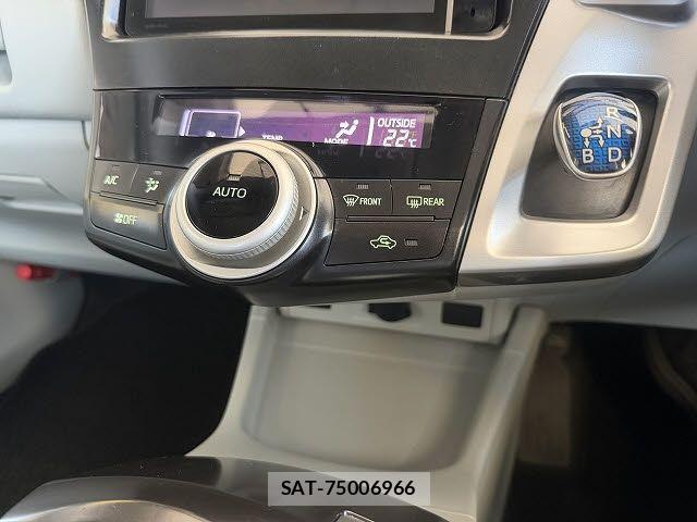 Toyota PRIUS ALPHA 2014-01 7215944-15