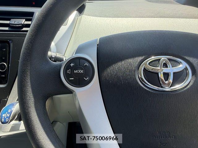 Toyota PRIUS ALPHA 2014-01 7215944-18