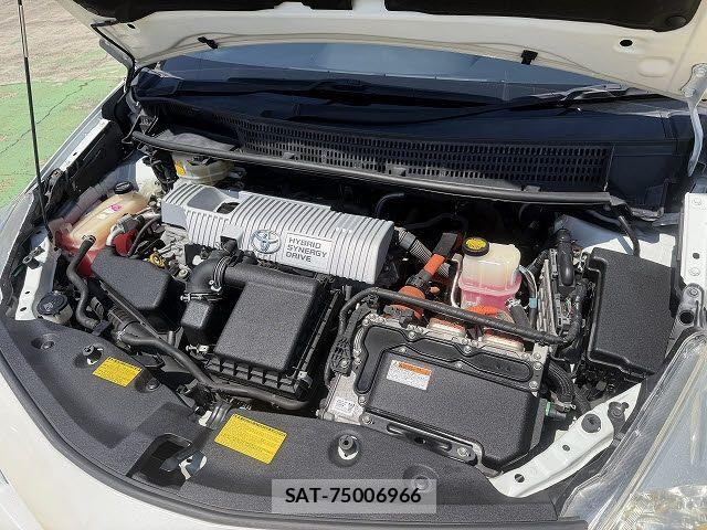Toyota PRIUS ALPHA 2014-01 7215944-20