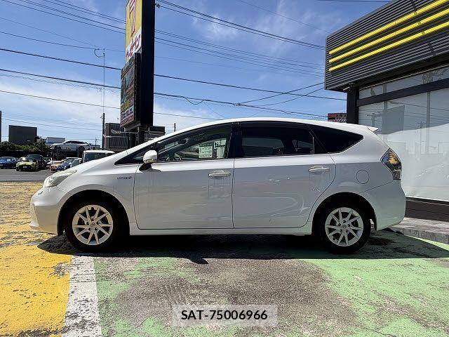 Toyota PRIUS ALPHA 2014-01 7215944-6