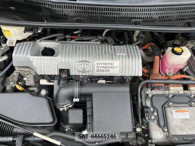 Toyota PRIUS ALPHA 2011-08 7216153-9