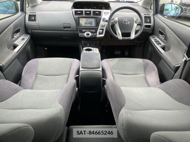 Toyota PRIUS ALPHA 2011-08 7216153-5