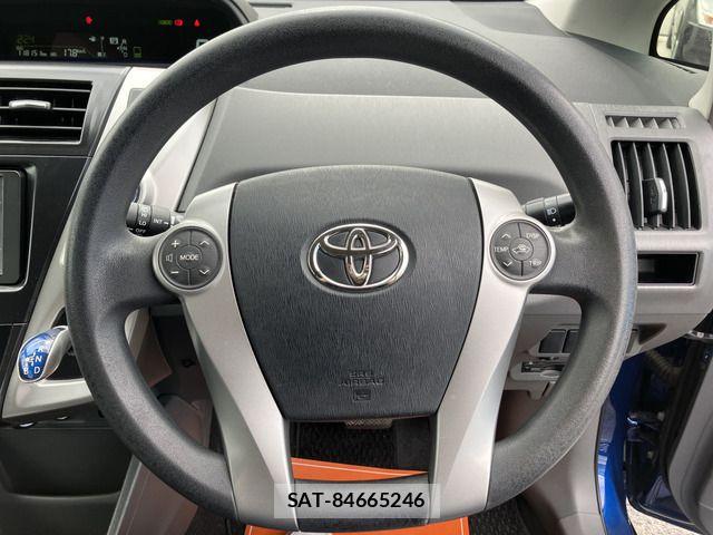 Toyota PRIUS ALPHA 2011-08 7216153-6