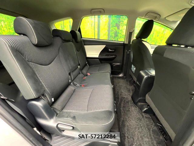 Toyota PRIUS ALPHA 2019-05 7223908-8