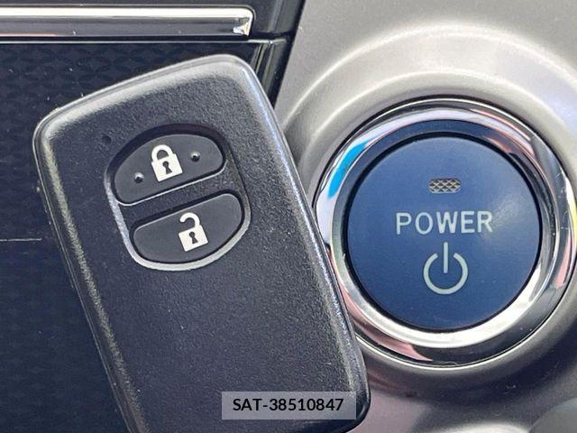Toyota PRIUS ALPHA 2015-08 7223903-5