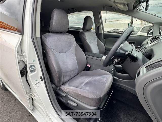 Toyota PRIUS ALPHA 2013-10 7223896-15