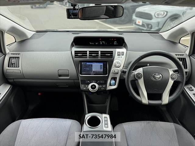 Toyota PRIUS ALPHA 2013-10 7223896-1