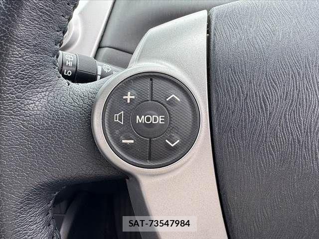 Toyota PRIUS ALPHA 2013-10 7223896-26