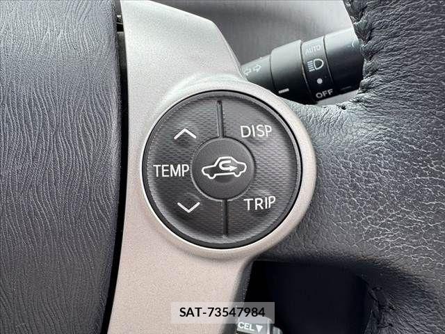 Toyota PRIUS ALPHA 2013-10 7223896-27