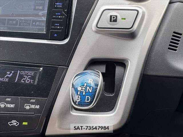 Toyota PRIUS ALPHA 2013-10 7223896-29