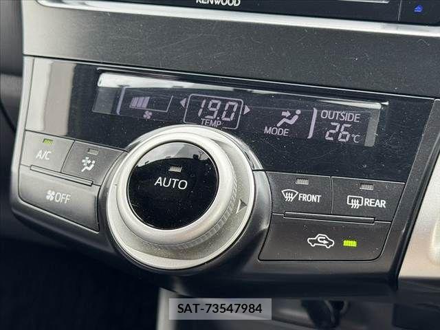 Toyota PRIUS ALPHA 2013-10 7223896-3