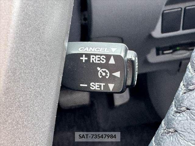 Toyota PRIUS ALPHA 2013-10 7223896-4