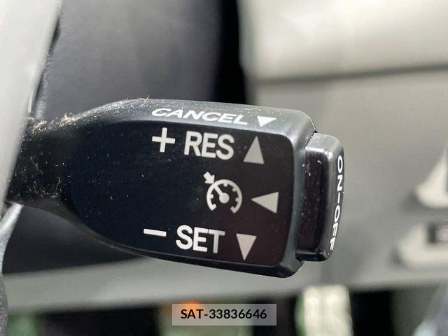 Toyota PRIUS ALPHA 2013-03 7216932-6