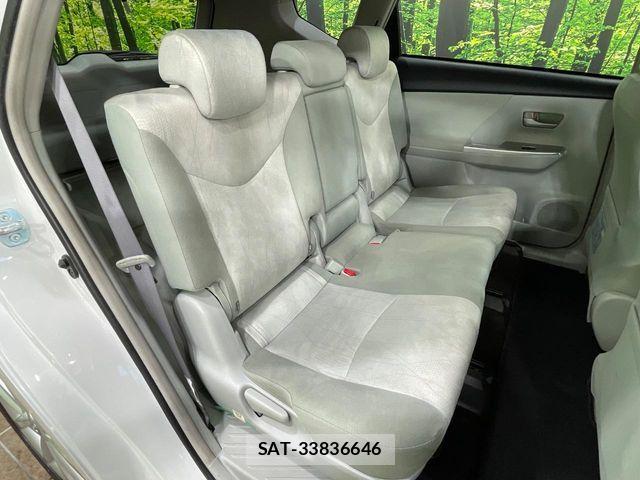 Toyota PRIUS ALPHA 2013-03 7216932-8