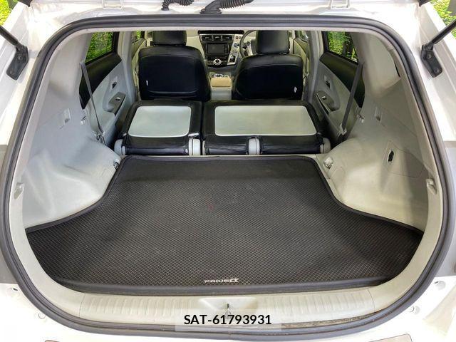 Toyota PRIUS ALPHA 2012-02 7223889-9