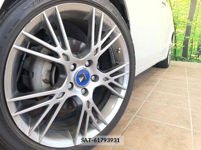 Toyota PRIUS ALPHA 2012-02 7223889-12