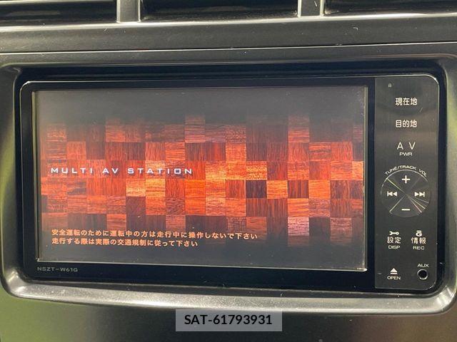 Toyota PRIUS ALPHA 2012-02 7223889-2
