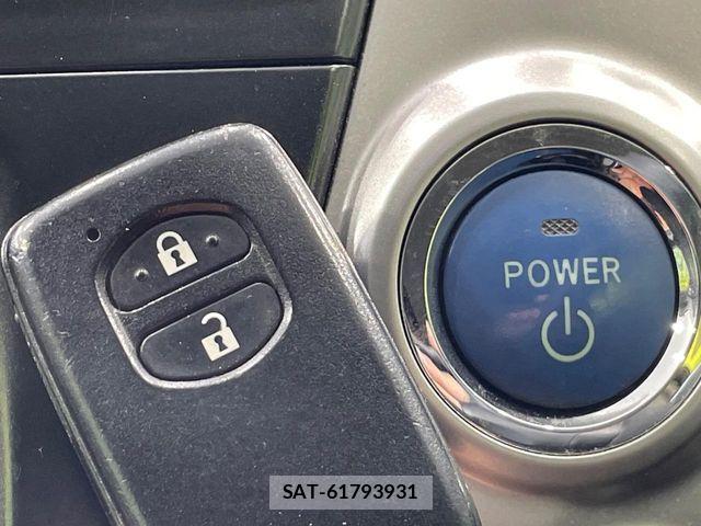 Toyota PRIUS ALPHA 2012-02 7223889-6