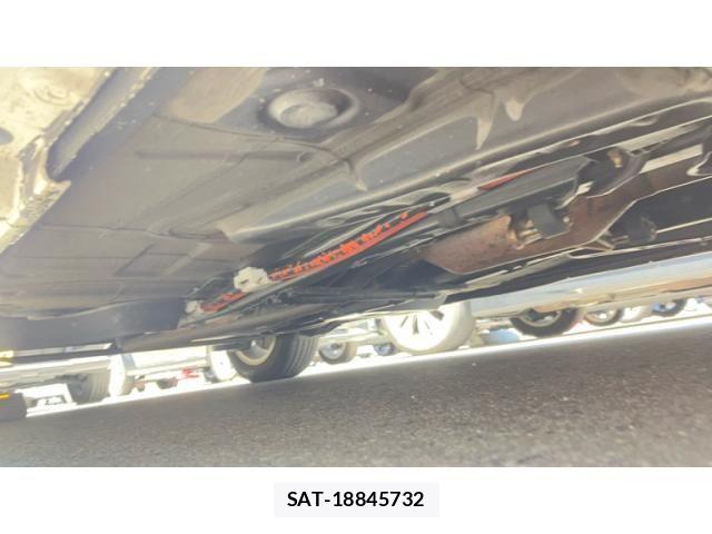 Toyota PRIUS ALPHA 2017-07 7223910-24