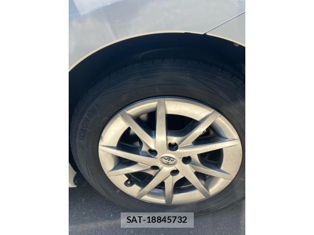 Toyota PRIUS ALPHA 2017-07 7223910-6