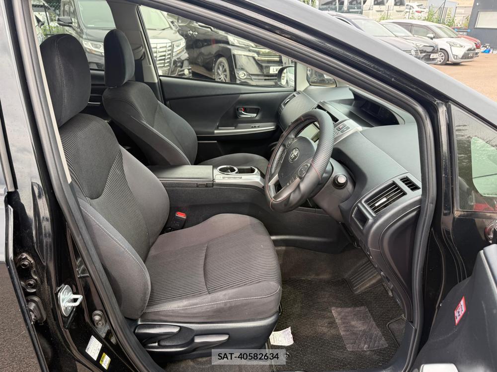 Toyota PRIUS ALPHA 2016-07 1320522-9