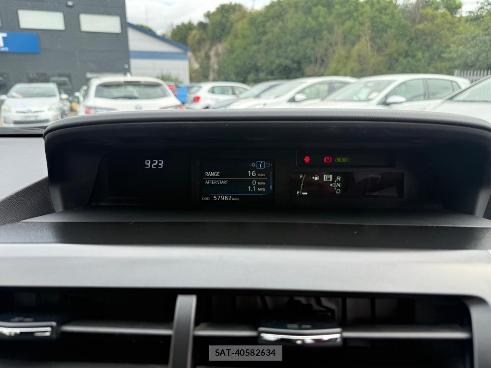 Toyota PRIUS ALPHA 2016-07 1320522-14