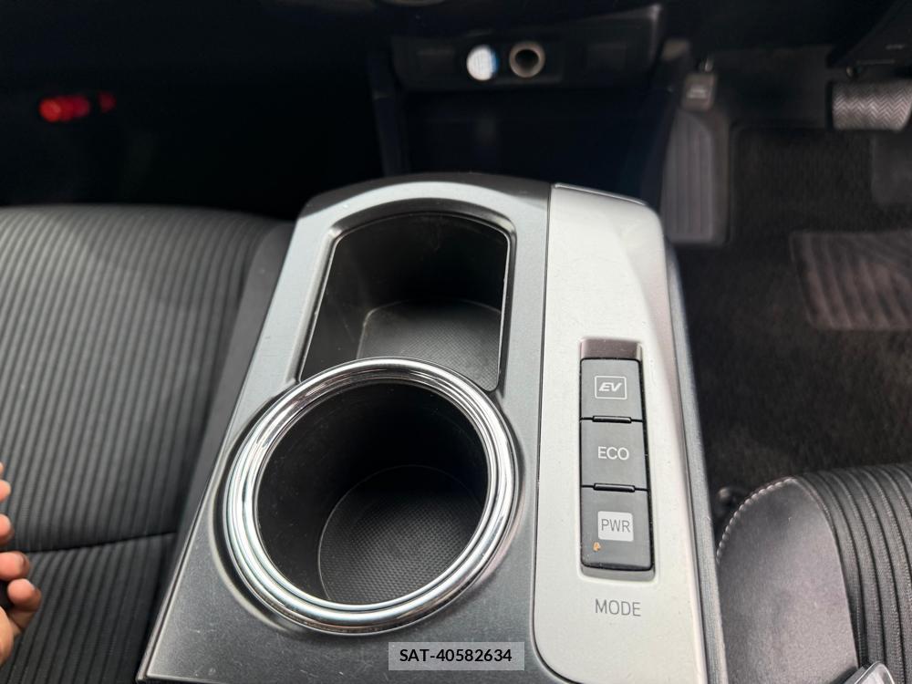 Toyota PRIUS ALPHA 2016-07 1320522-19