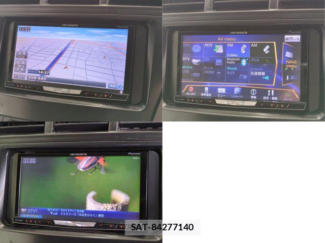Toyota PRIUS ALPHA 2014-02 7223905-9