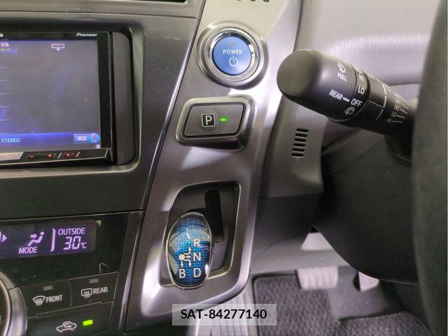 Toyota PRIUS ALPHA 2014-02 7223905-11
