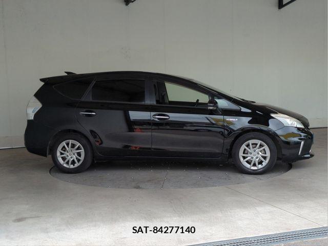 Toyota PRIUS ALPHA 2014-02 7223905-17