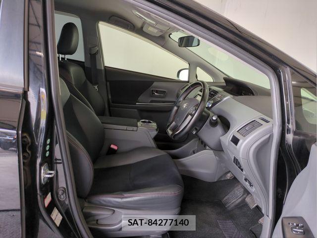 Toyota PRIUS ALPHA 2014-02 7223905-26