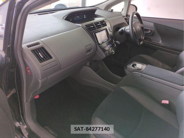 Toyota PRIUS ALPHA 2014-02 7223905-2