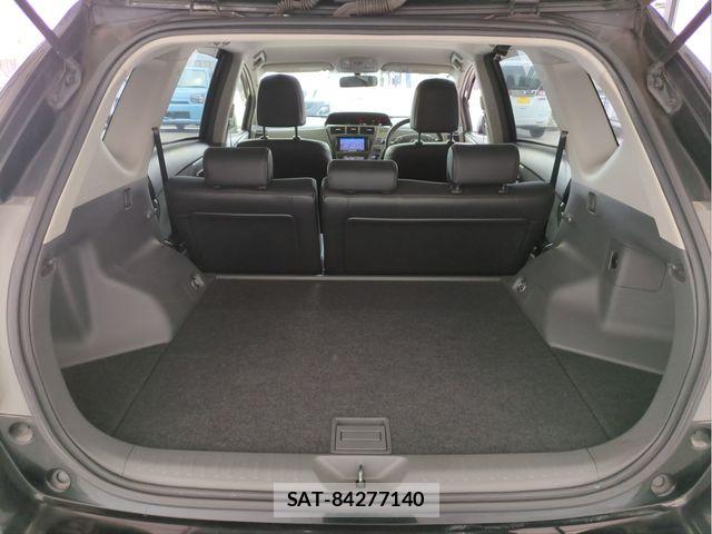 Toyota PRIUS ALPHA 2014-02 7223905-6