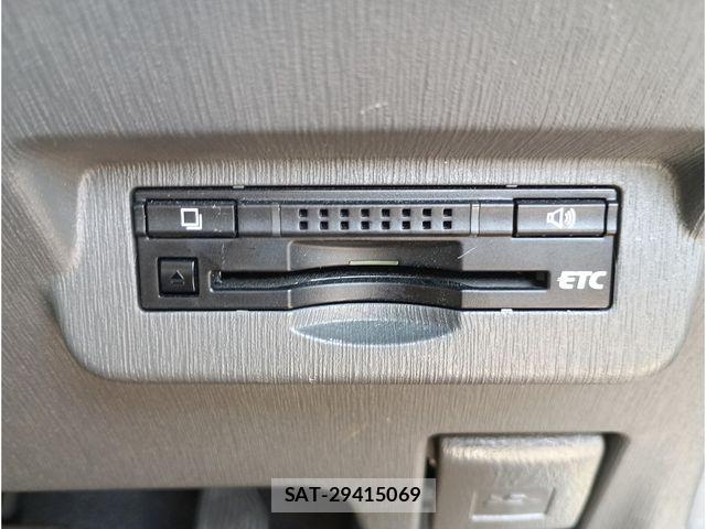 Toyota PRIUS ALPHA 2013-06 7223897-9