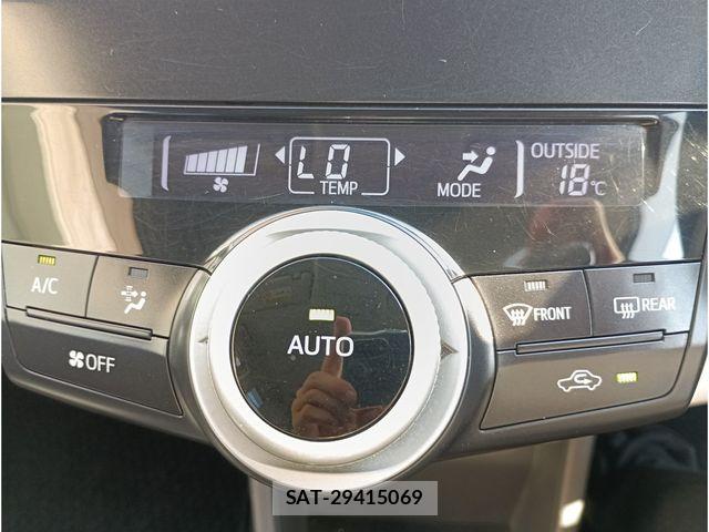 Toyota PRIUS ALPHA 2013-06 7223897-12