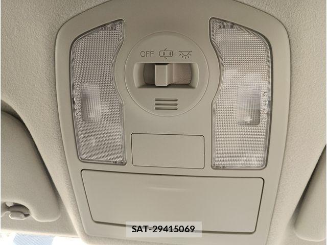 Toyota PRIUS ALPHA 2013-06 7223897-14