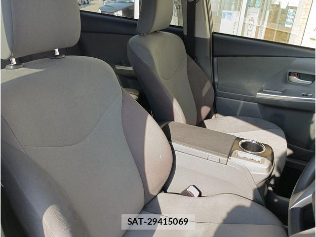 Toyota PRIUS ALPHA 2013-06 7223897-1