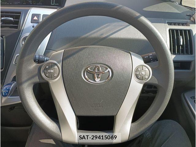 Toyota PRIUS ALPHA 2013-06 7223897-7