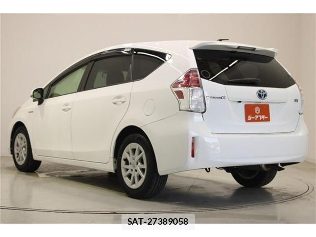 Toyota PRIUS ALPHA 2015-01 7215568-9