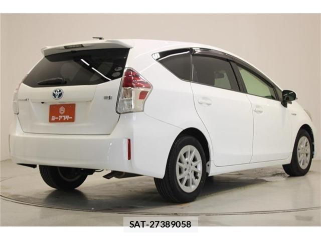 Toyota PRIUS ALPHA 2015-01 7215568-11