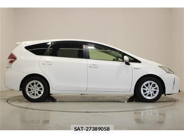 Toyota PRIUS ALPHA 2015-01 7215568-12