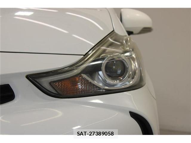 Toyota PRIUS ALPHA 2015-01 7215568-14
