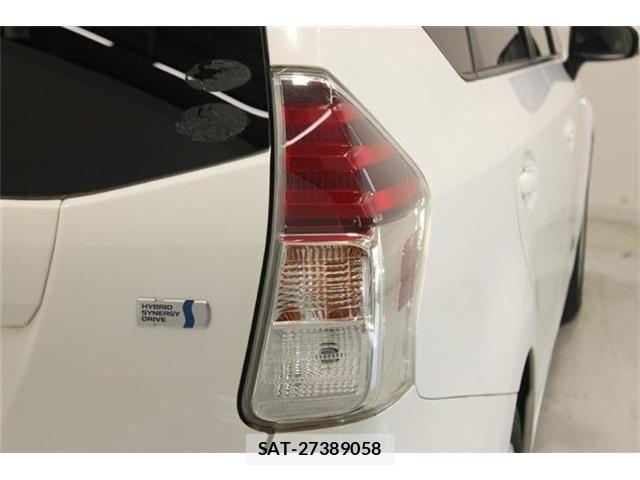 Toyota PRIUS ALPHA 2015-01 7215568-17