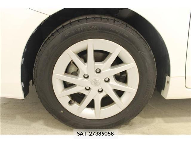 Toyota PRIUS ALPHA 2015-01 7215568-24