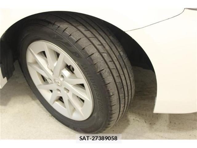 Toyota PRIUS ALPHA 2015-01 7215568-27