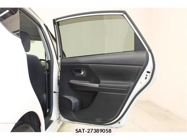Toyota PRIUS ALPHA 2015-01 7215568-29