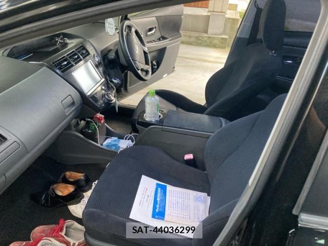 Toyota PRIUS ALPHA 2014-02 7251981-10